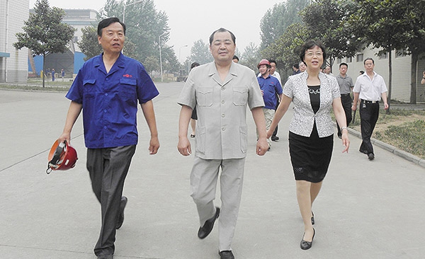 原河南省副省長(zhǎng)劉新民-鄭州市委常委、組織部長(zhǎng)高建慧在公司視察工作